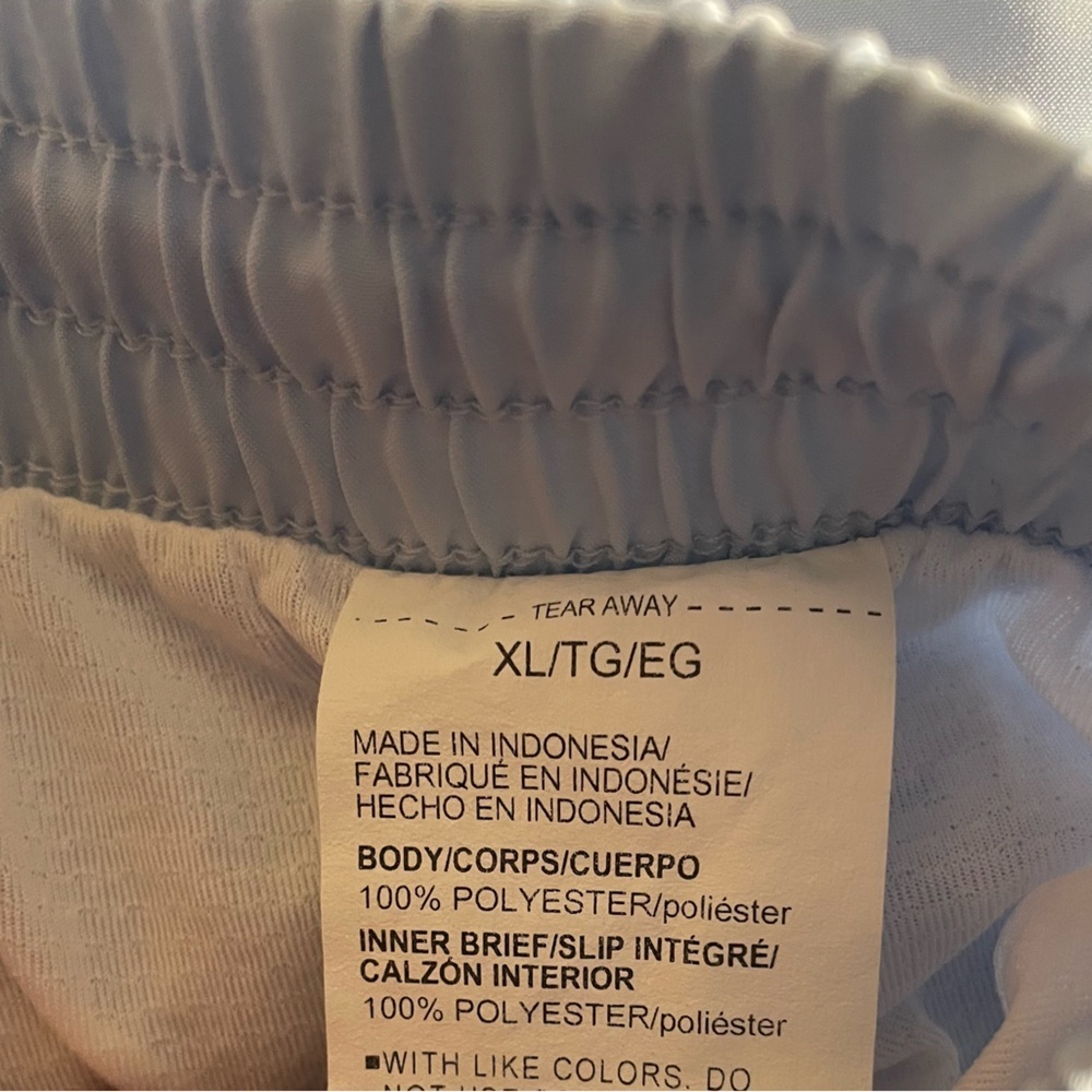 288. Under Armor Running Short, Size XL, EUC - Picture 4 of 5